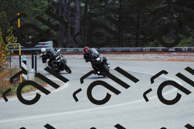 202511021425-_04A3823_c3