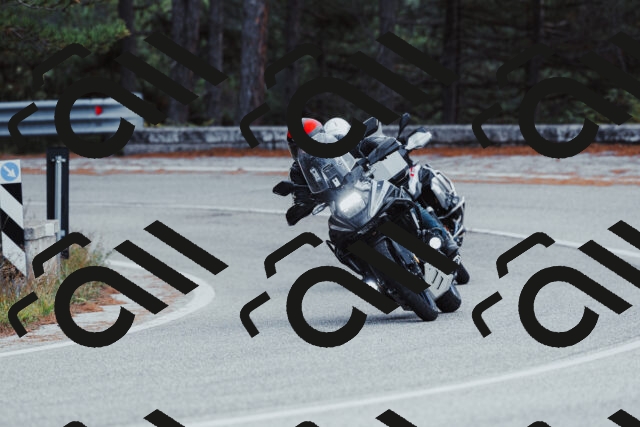 202511021425-_04A3824_c3