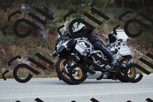 202511021425-_04A3828_c3