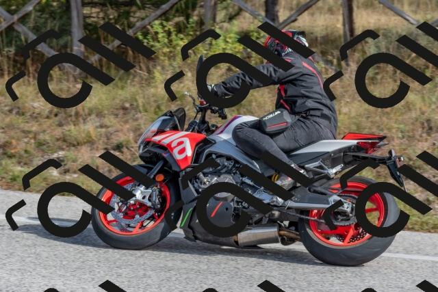 202511021228-DSC_9045_c4_