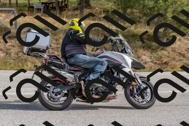 202511021240-DSC_9144_c4_