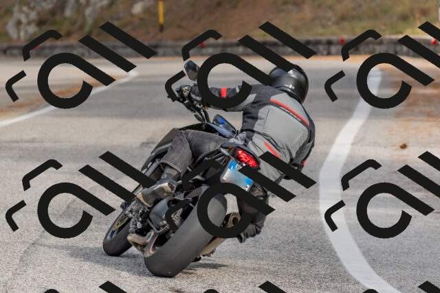 202511021242-DSC_9162_c4_