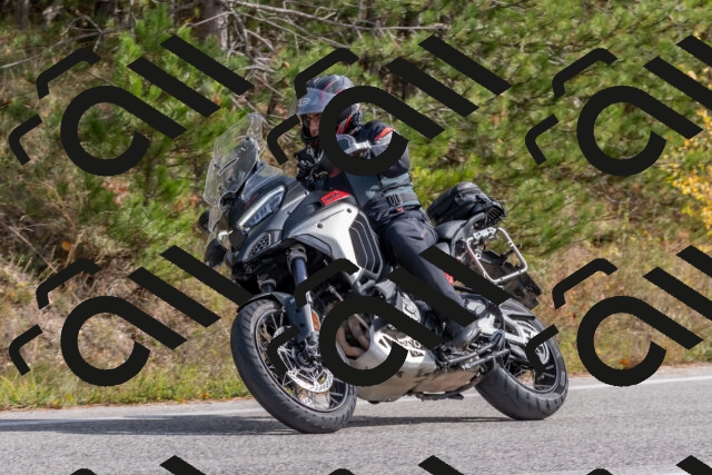 202511021251-DSC_9211_c4_