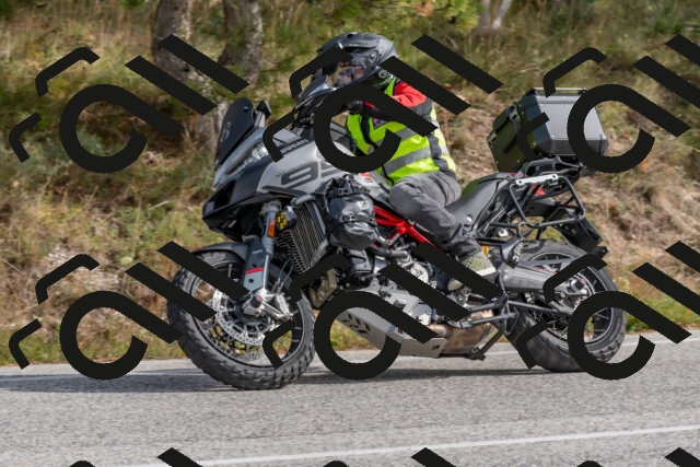 202511021253-DSC_9223_c4_