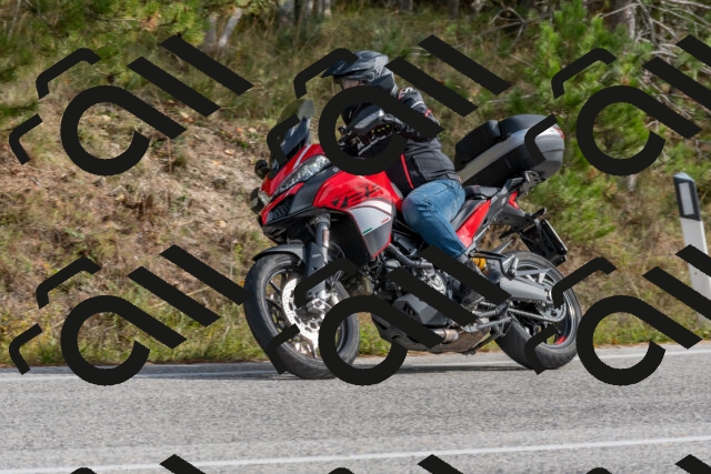 202511021253-DSC_9224_c4_