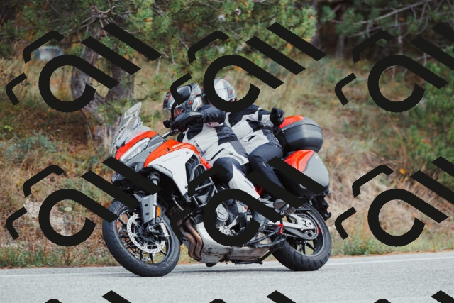 202511021530-_04A4014_c3