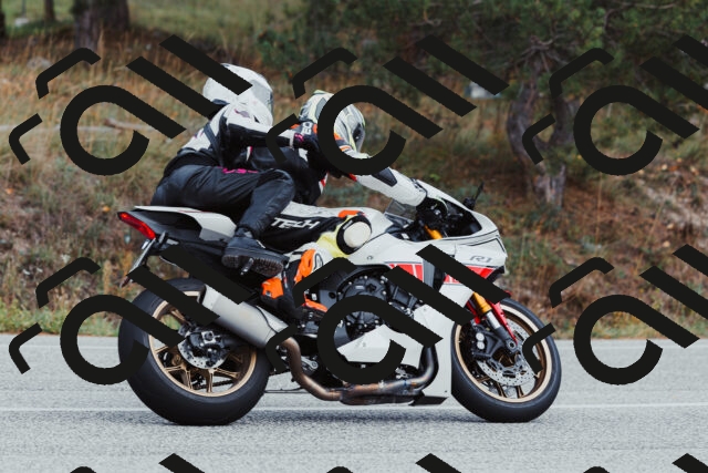 202511021558-_04A4085_c3