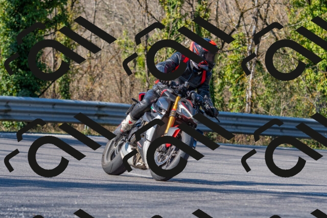 20260228113530-R01_1573_R1